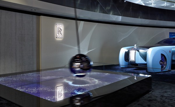 simple_bmw_iconicimpulses_00481